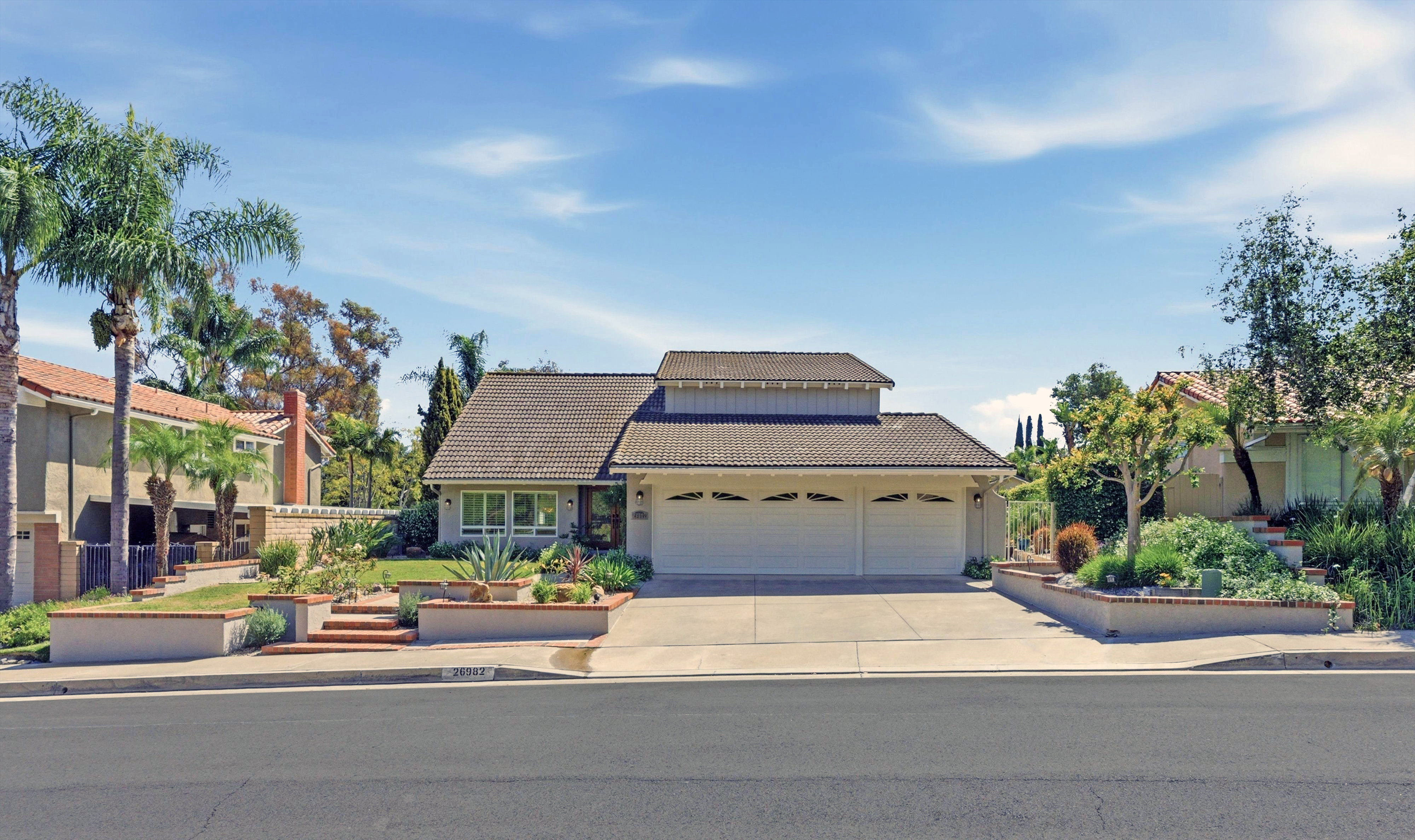 26982 Safiro, Mission Viejo