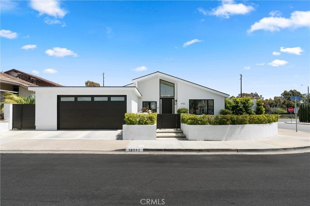19582 Summer Breeze Lane, Huntington Beach